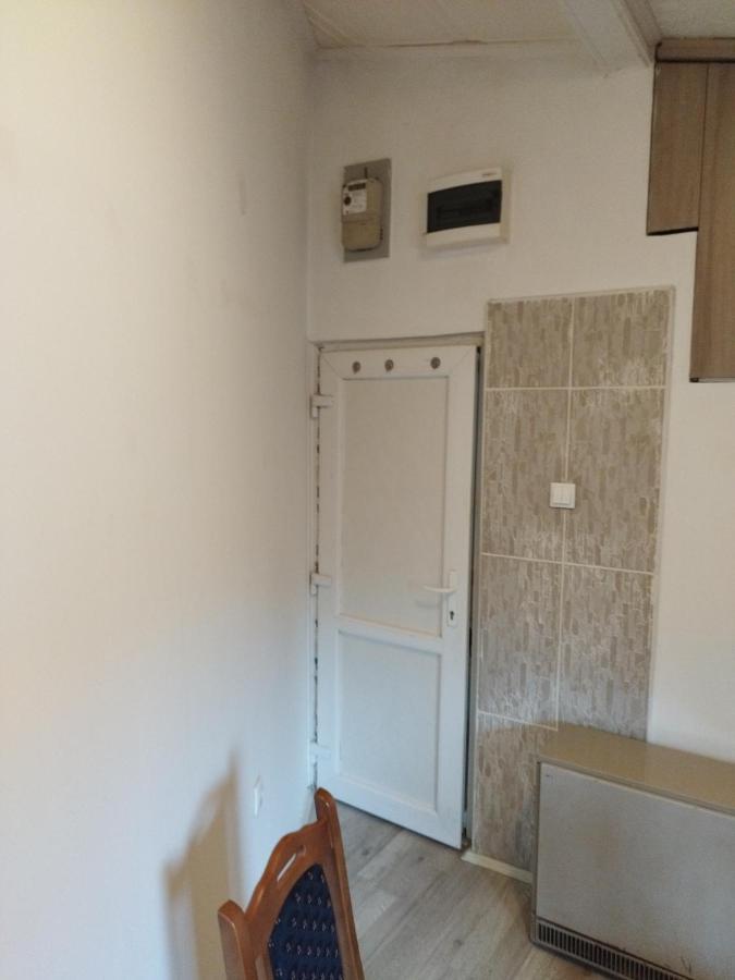 Small Apartment Private Bathroom Strong Wi-Fi Beograd Bagian luar foto