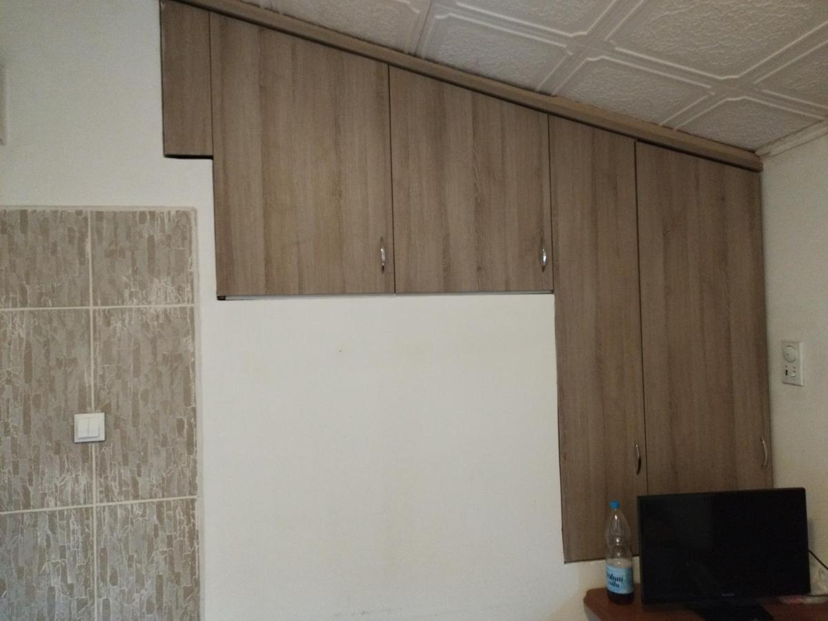 Small Apartment Private Bathroom Strong Wi-Fi Beograd Bagian luar foto